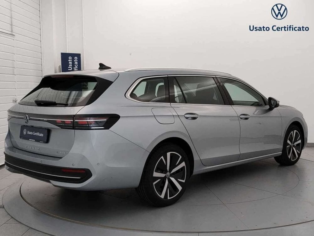 Volkswagen Passat Variant nuova a Varese (5)