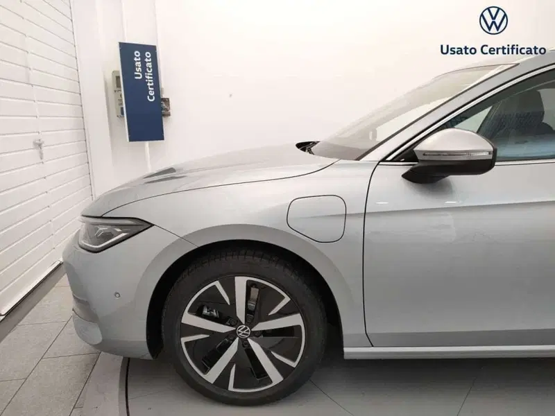 Volkswagen Passat Variant nuova a Varese (7)