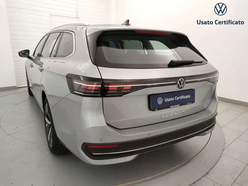 Volkswagen Passat Variant nuova a Varese (8)