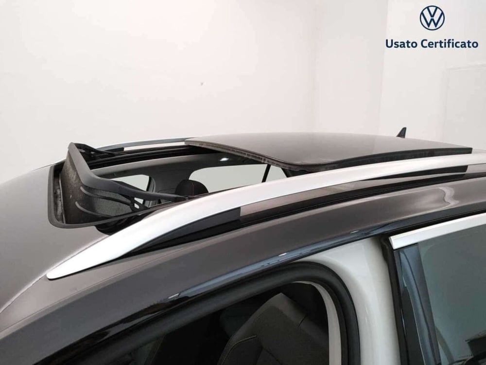 Volkswagen T-Roc usata a Varese (13)