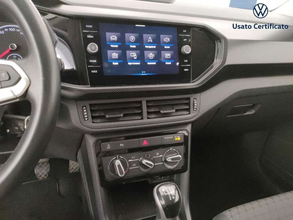 Volkswagen T-Cross usata a Varese (13)
