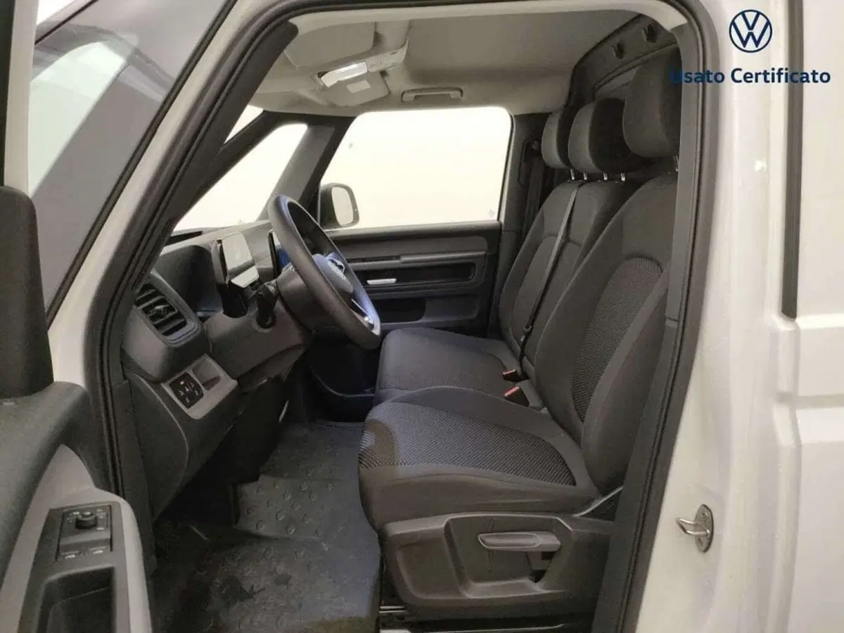 Volkswagen ID.Buzz usata a Varese (13)