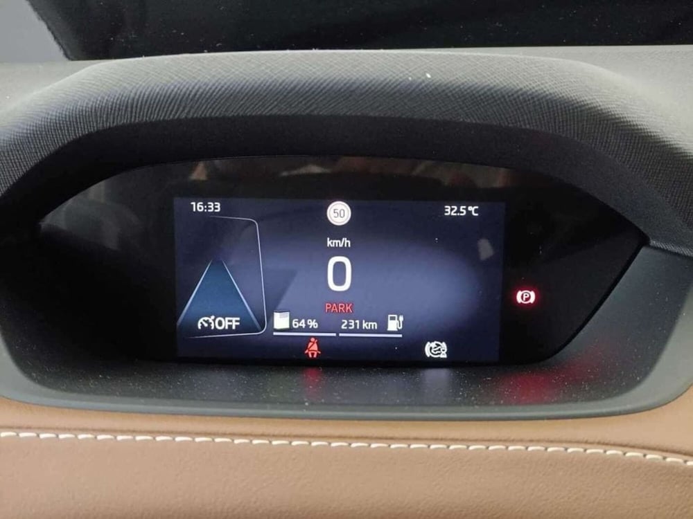 Skoda Enyaq usata a Varese (12)