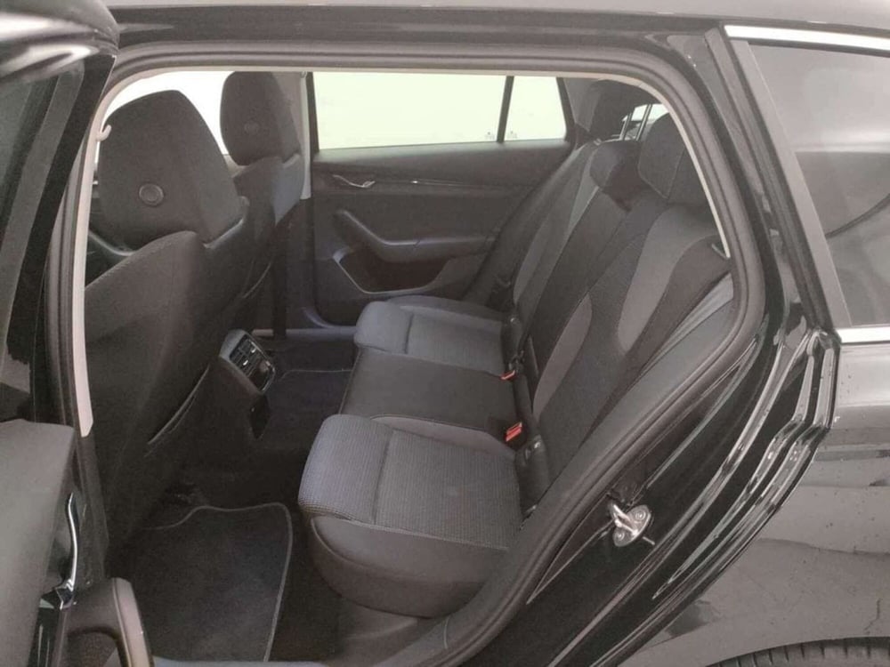 Skoda Octavia Station Wagon usata a Varese (11)