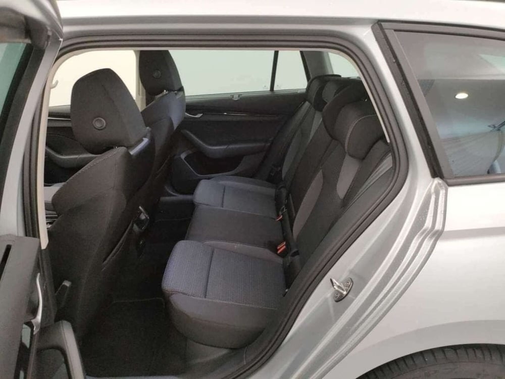 Skoda Octavia Station Wagon usata a Varese (10)