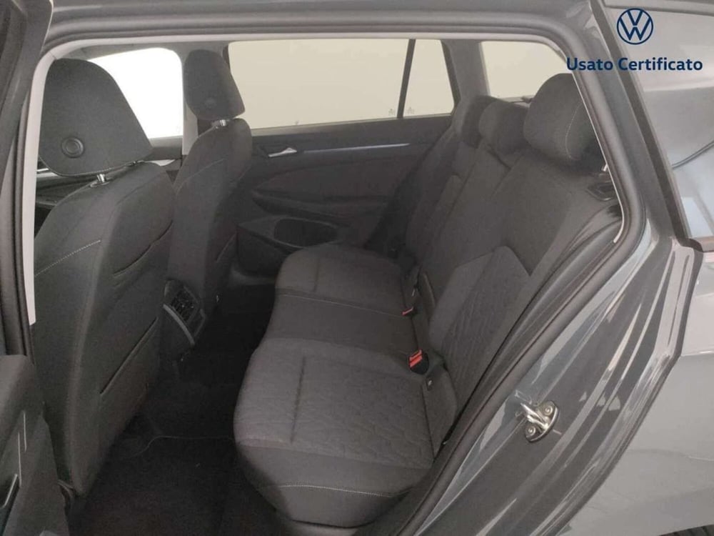 Volkswagen Golf Variant nuova a Varese (11)