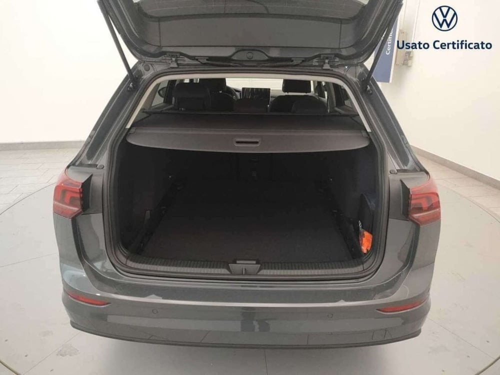 Volkswagen Golf Variant nuova a Varese (9)