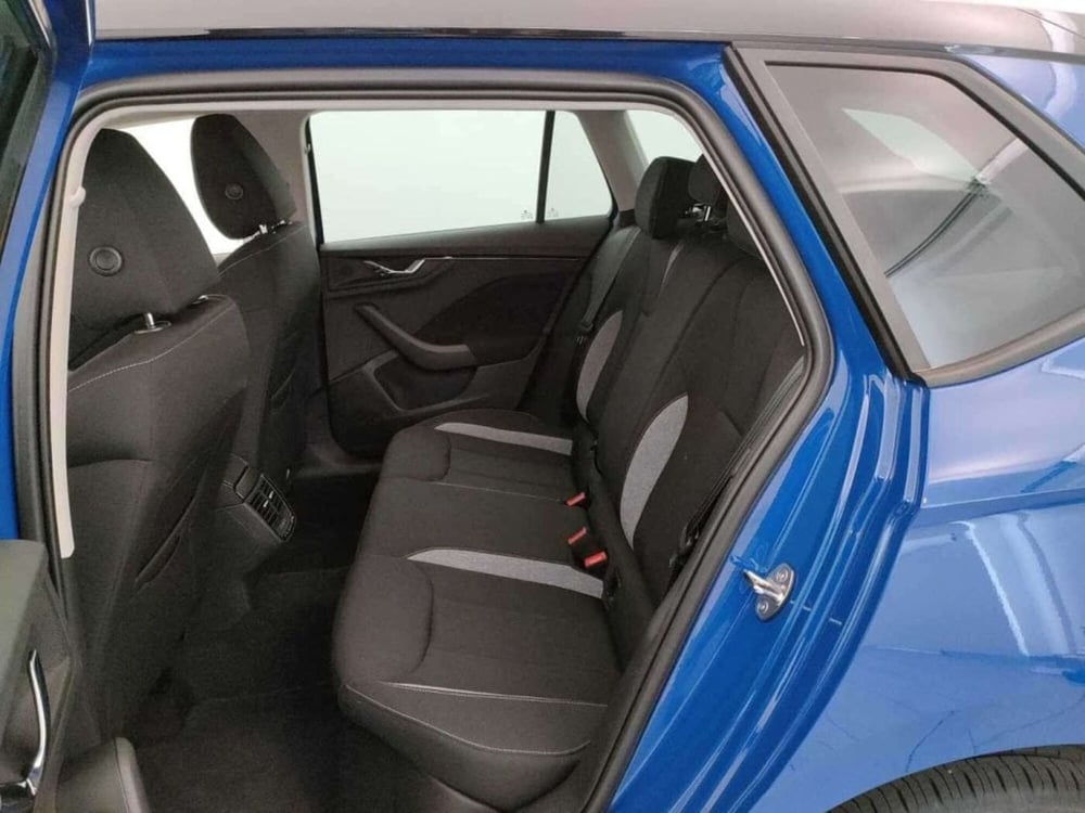 Skoda Kamiq nuova a Varese (11)