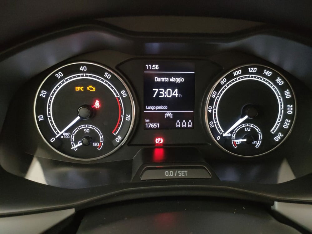 Skoda Kamiq usata a Varese (13)