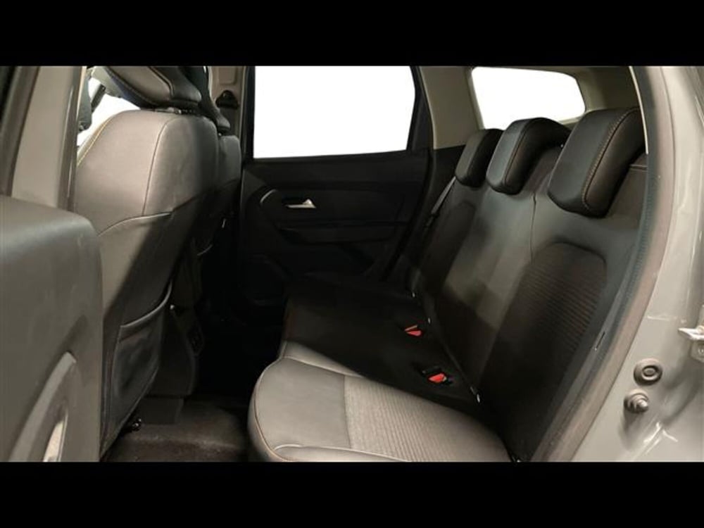 Dacia Duster usata a Varese (13)