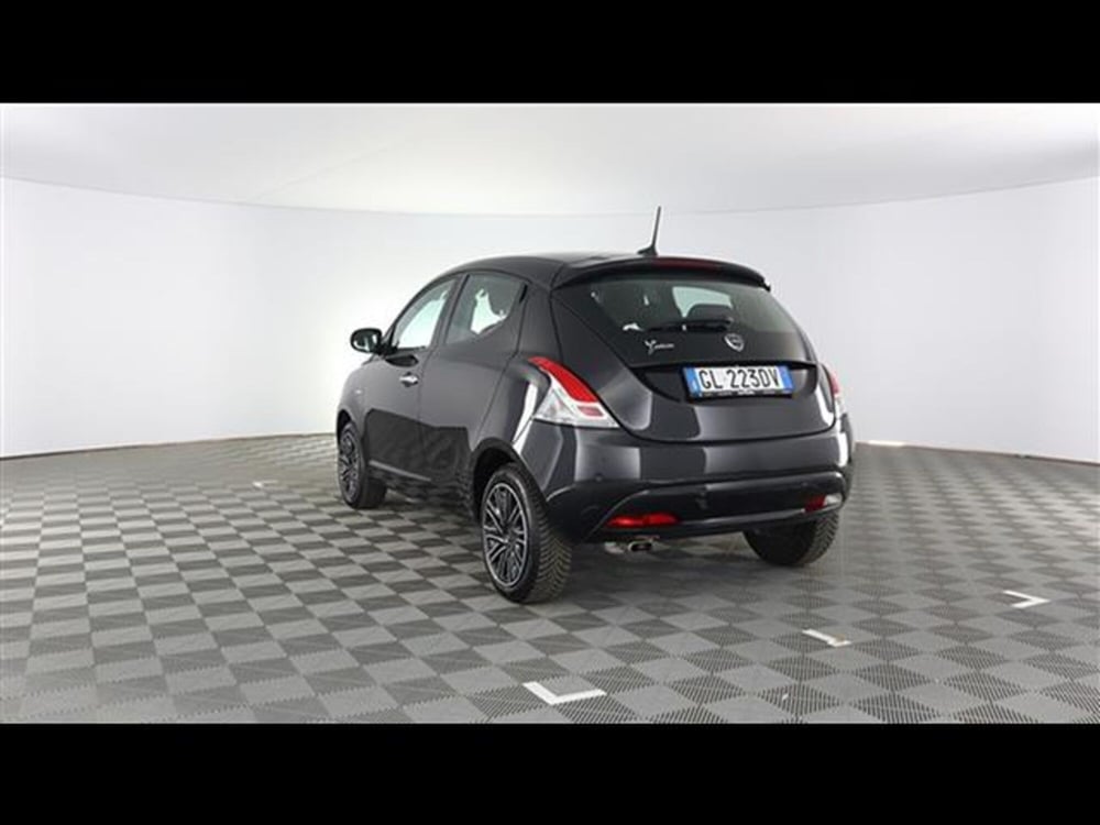 Lancia Ypsilon usata a Piacenza (10)