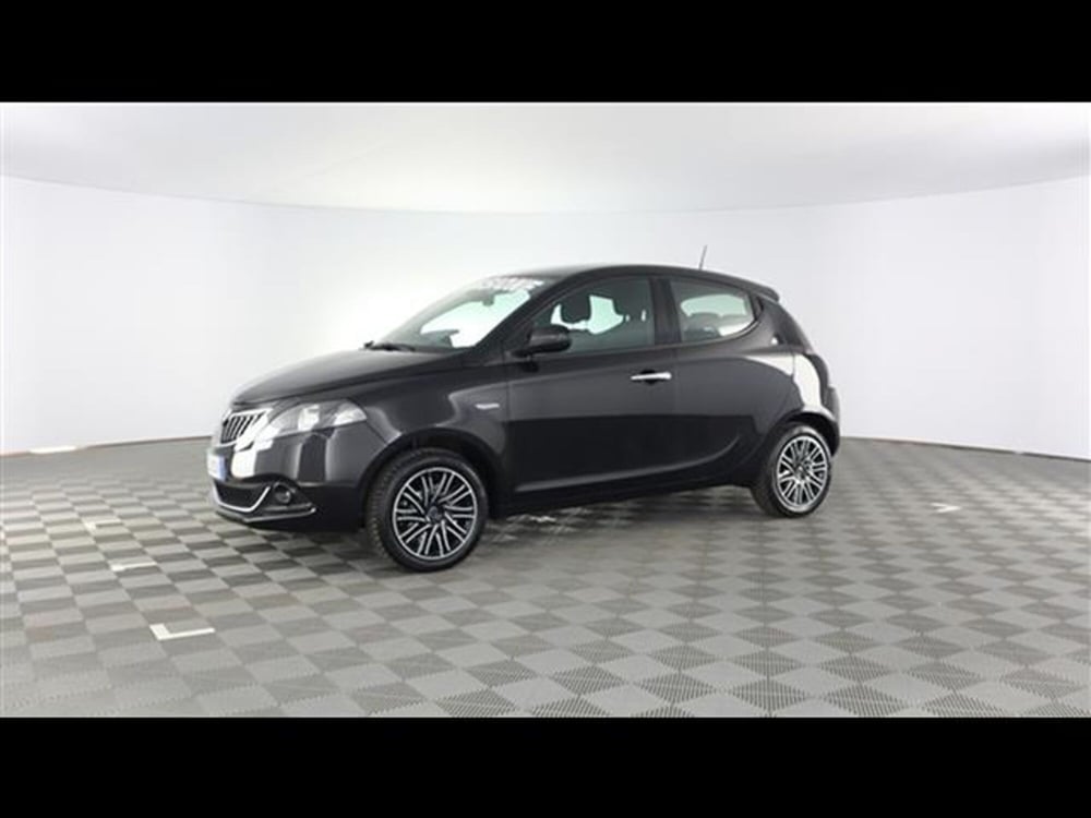Lancia Ypsilon usata a Piacenza (2)
