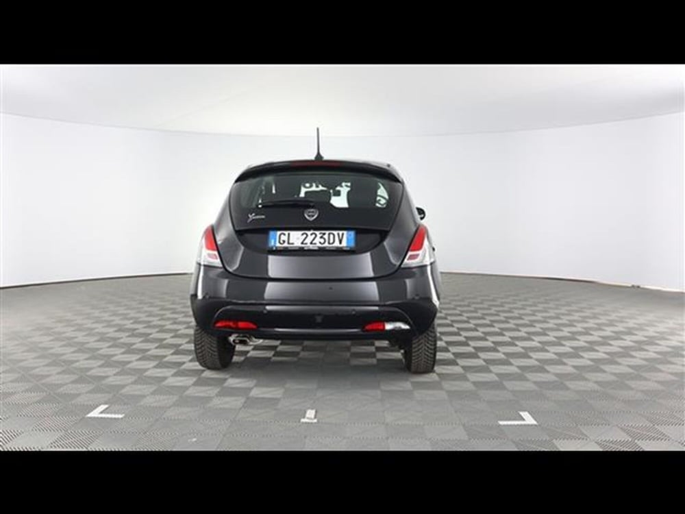 Lancia Ypsilon usata a Piacenza (9)