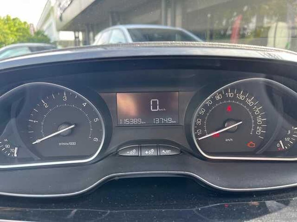Peugeot 208 usata a Venezia (10)