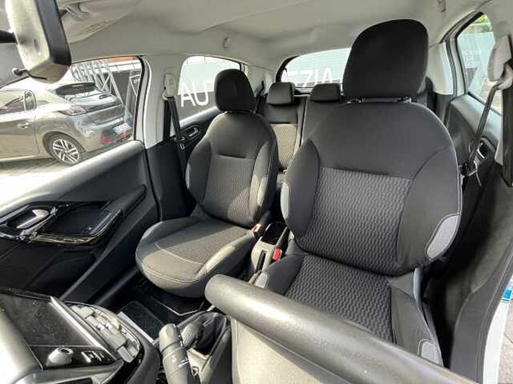 Peugeot 208 usata a Venezia (8)