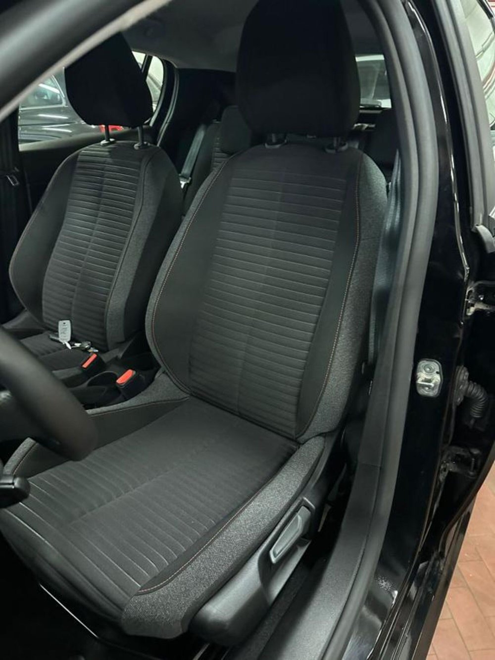 Peugeot 208 usata a Torino (9)