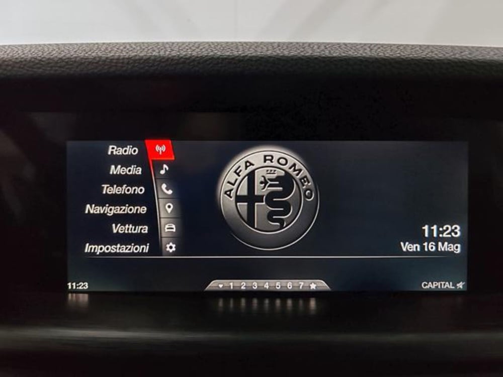 Alfa Romeo Stelvio usata a Torino (16)