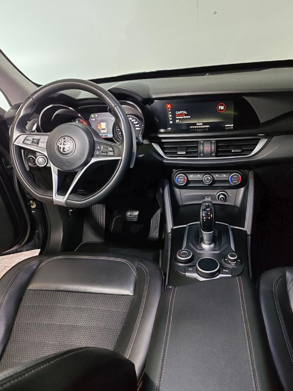 Alfa Romeo Stelvio usata a Torino (17)