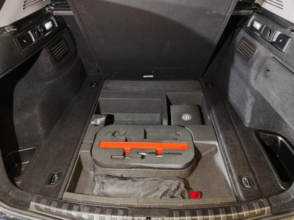 Alfa Romeo Stelvio usata a Torino (20)