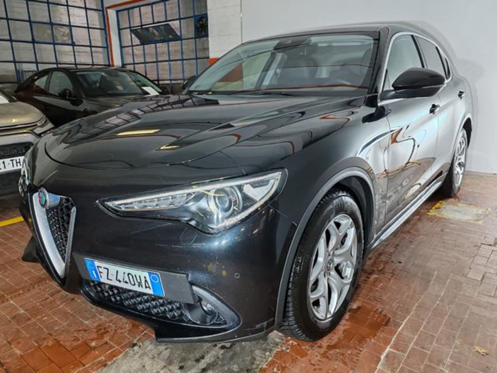 Alfa Romeo Stelvio usata a Torino (3)