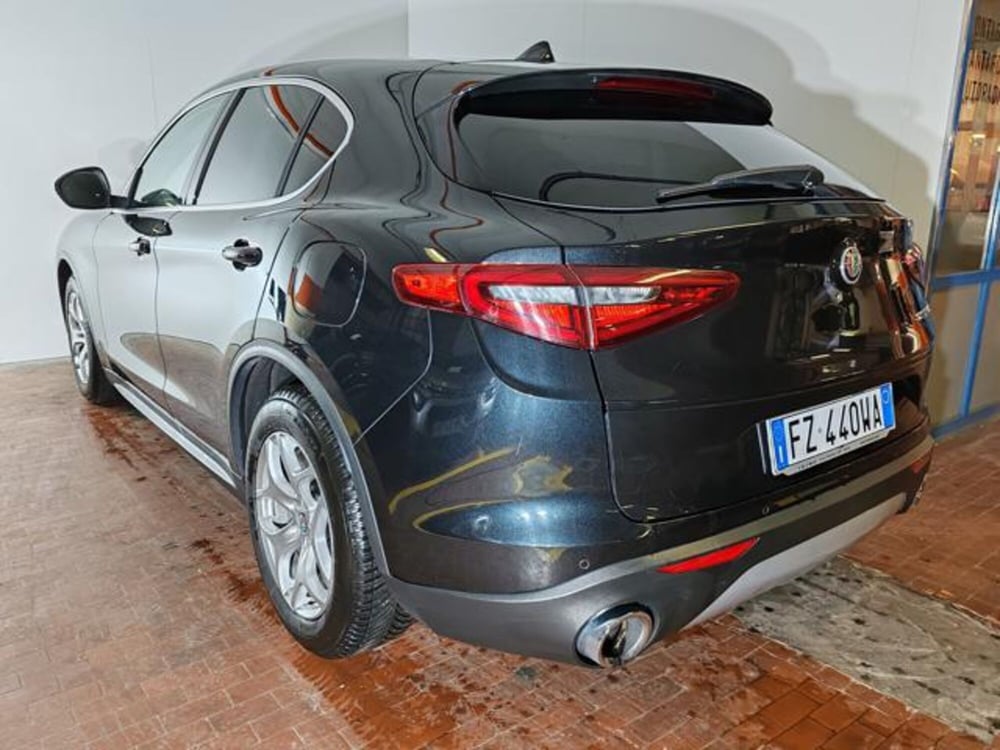 Alfa Romeo Stelvio usata a Torino (6)