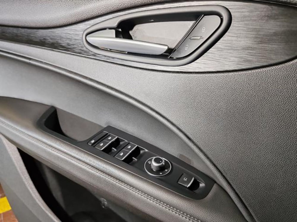 Alfa Romeo Stelvio usata a Torino (9)