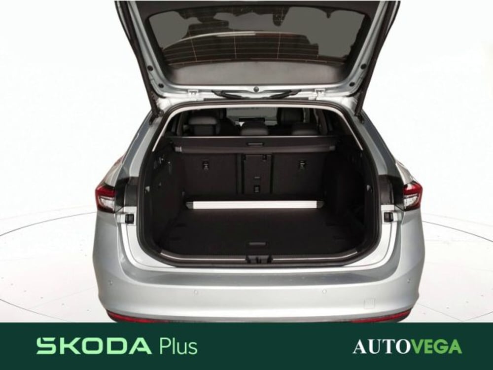 Skoda Superb nuova a Vicenza (12)