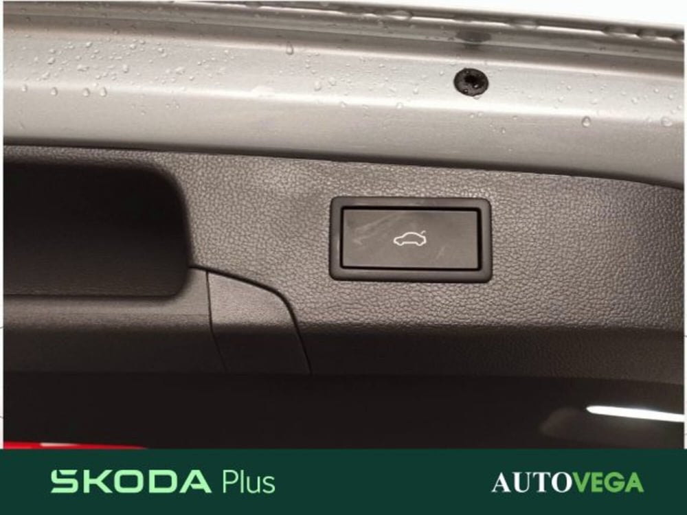 Skoda Superb nuova a Vicenza (13)