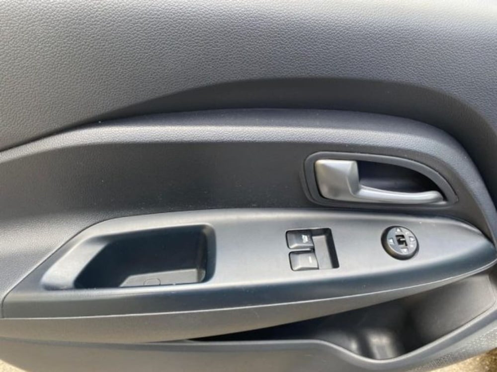 Kia Rio usata a Milano (9)
