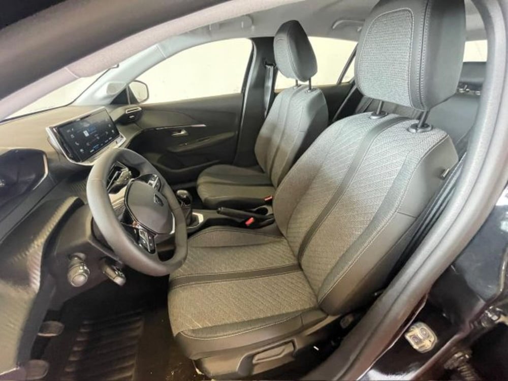 Peugeot 208 nuova a Torino (11)
