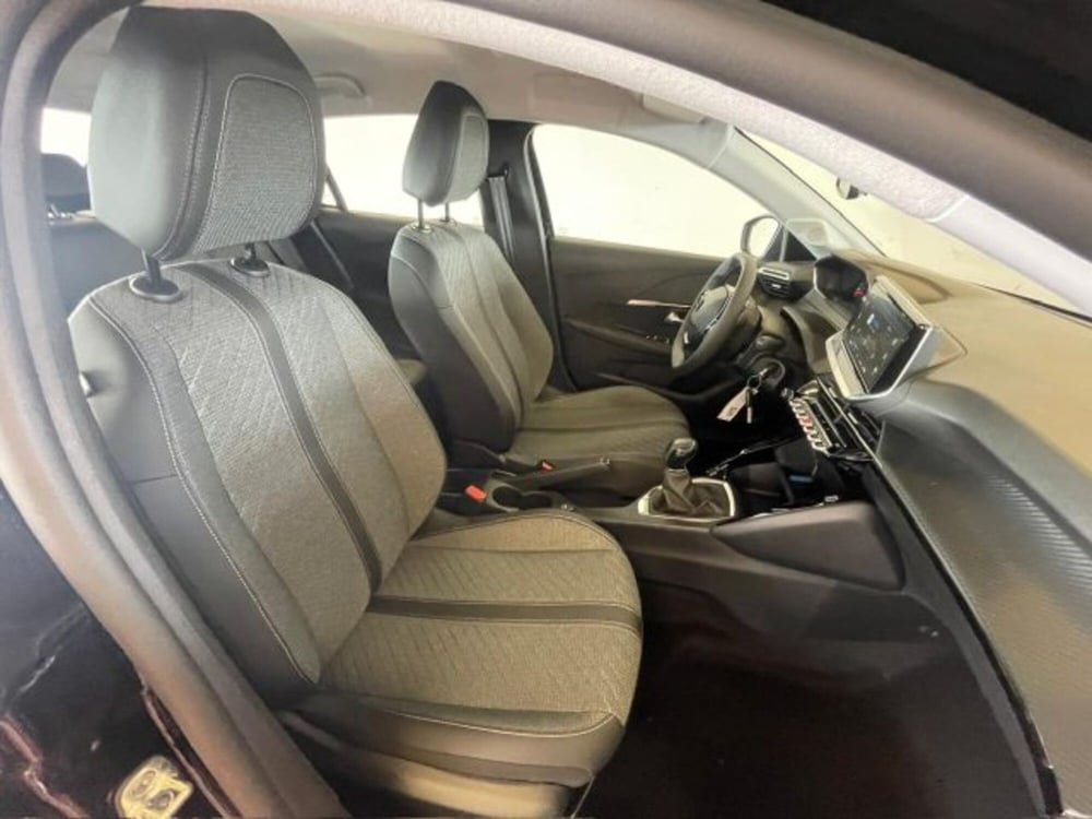 Peugeot 208 nuova a Torino (12)