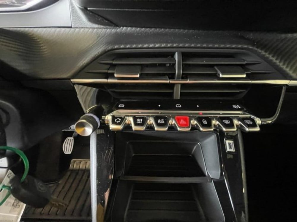 Peugeot 2008 nuova a Torino (18)