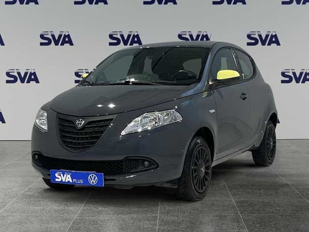 Lancia Ypsilon usata a Ravenna