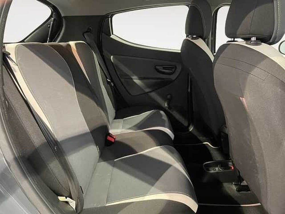 Lancia Ypsilon usata a Ravenna (10)