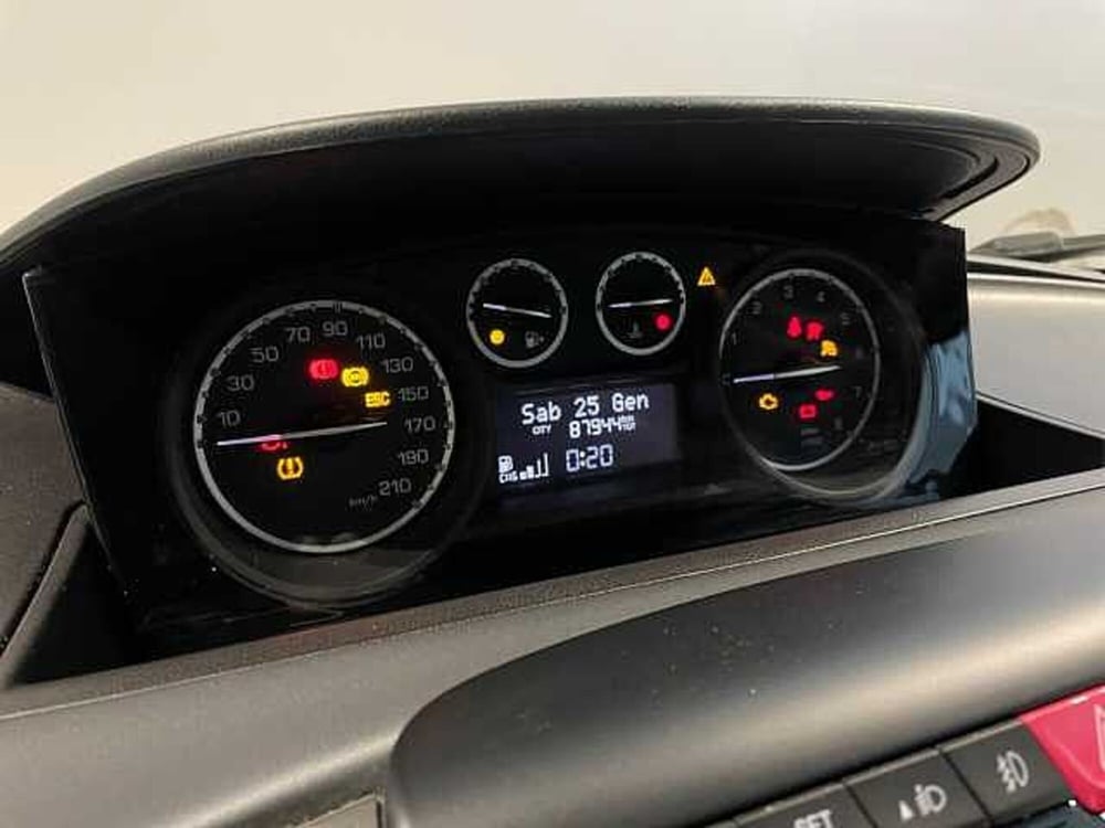Lancia Ypsilon usata a Ravenna (13)