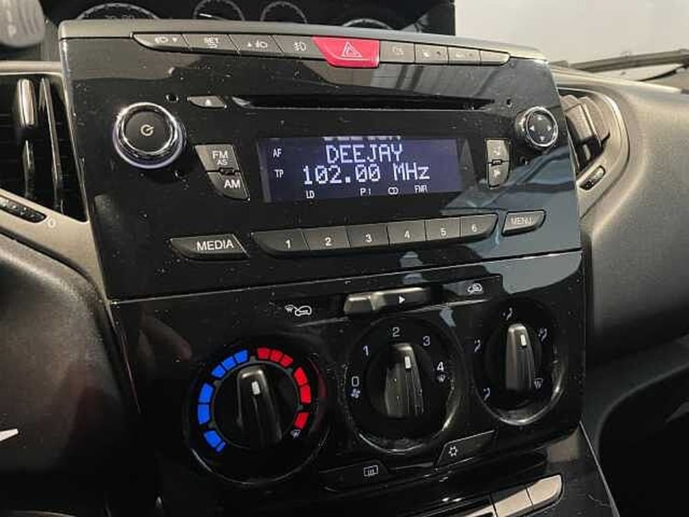 Lancia Ypsilon usata a Ravenna (14)