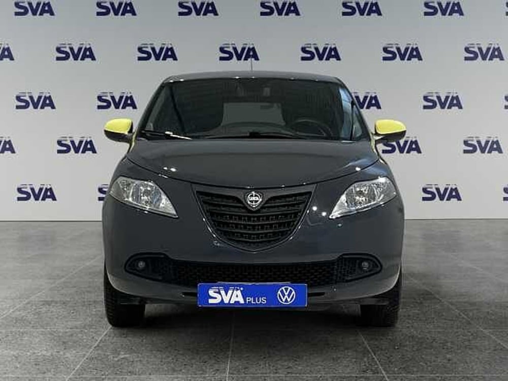 Lancia Ypsilon usata a Ravenna (2)