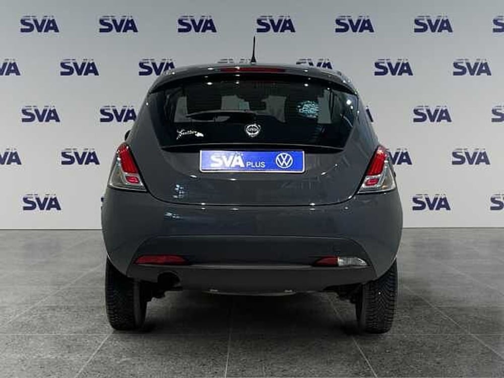 Lancia Ypsilon usata a Ravenna (4)