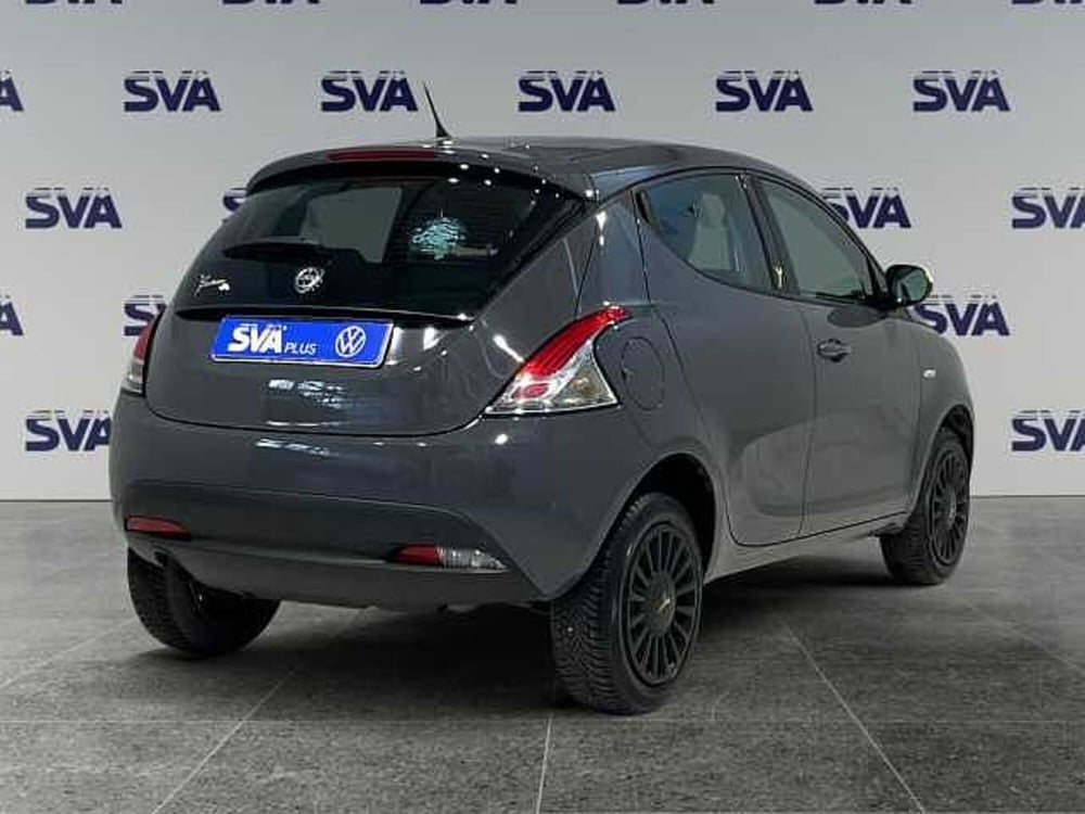 Lancia Ypsilon usata a Ravenna (5)