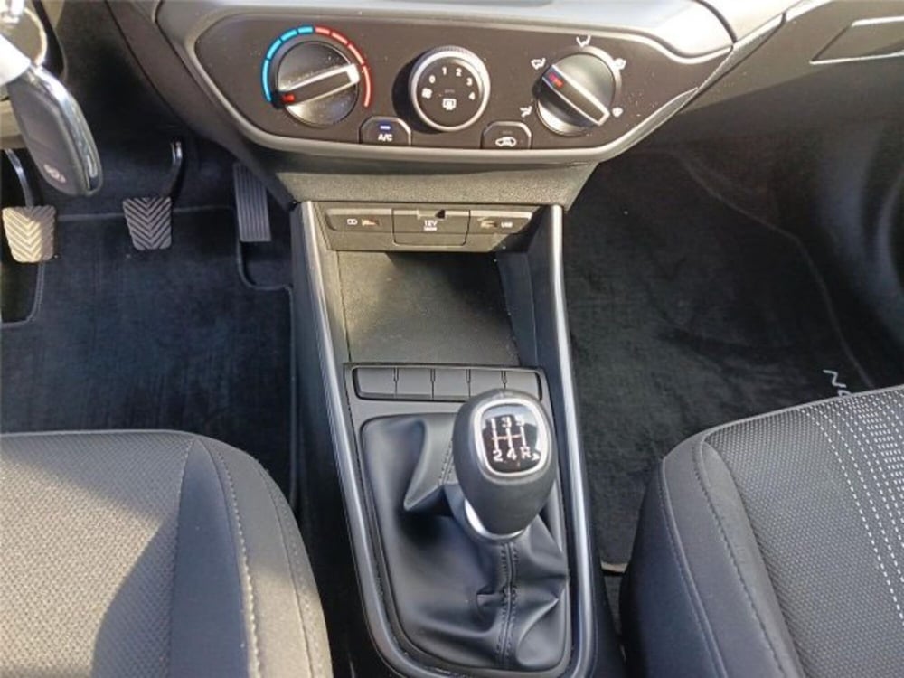 Hyundai Bayon usata a Bari (16)
