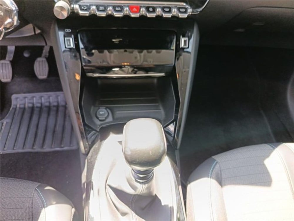 Peugeot 208 usata a Bari (19)