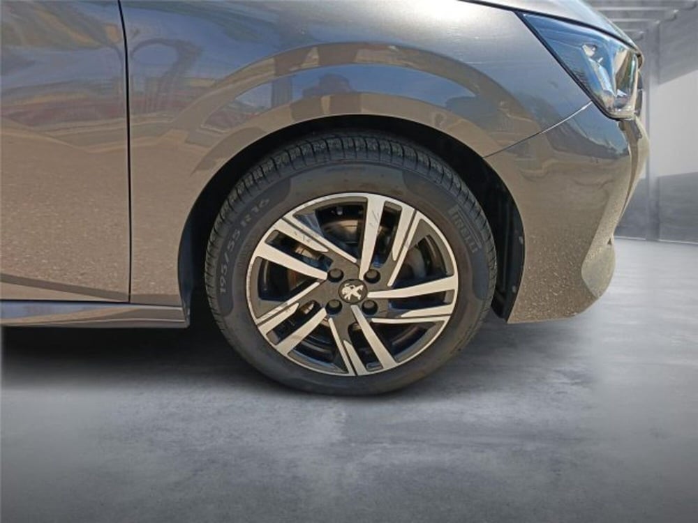 Peugeot 208 usata a Bari (8)