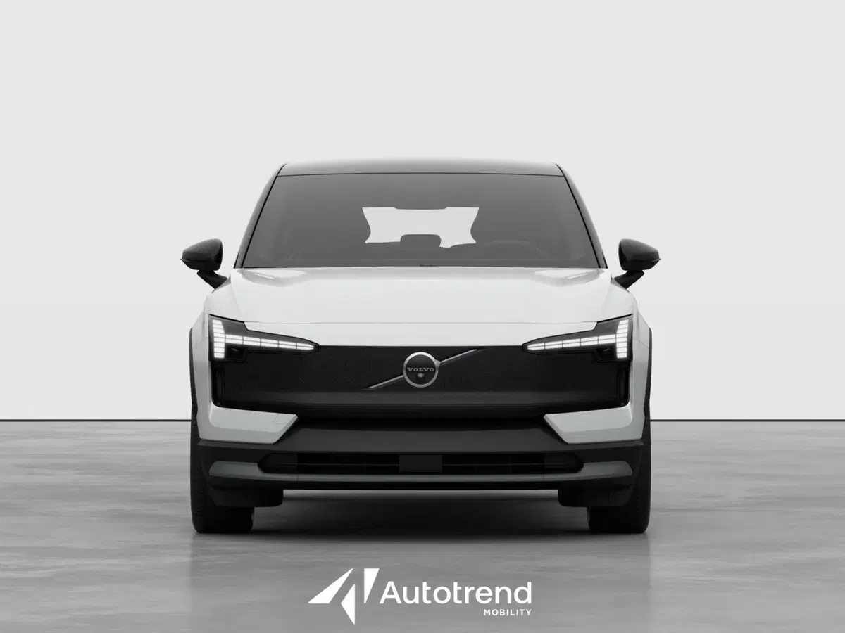 Volvo EX30 Cross Country nuova a Bari (3)