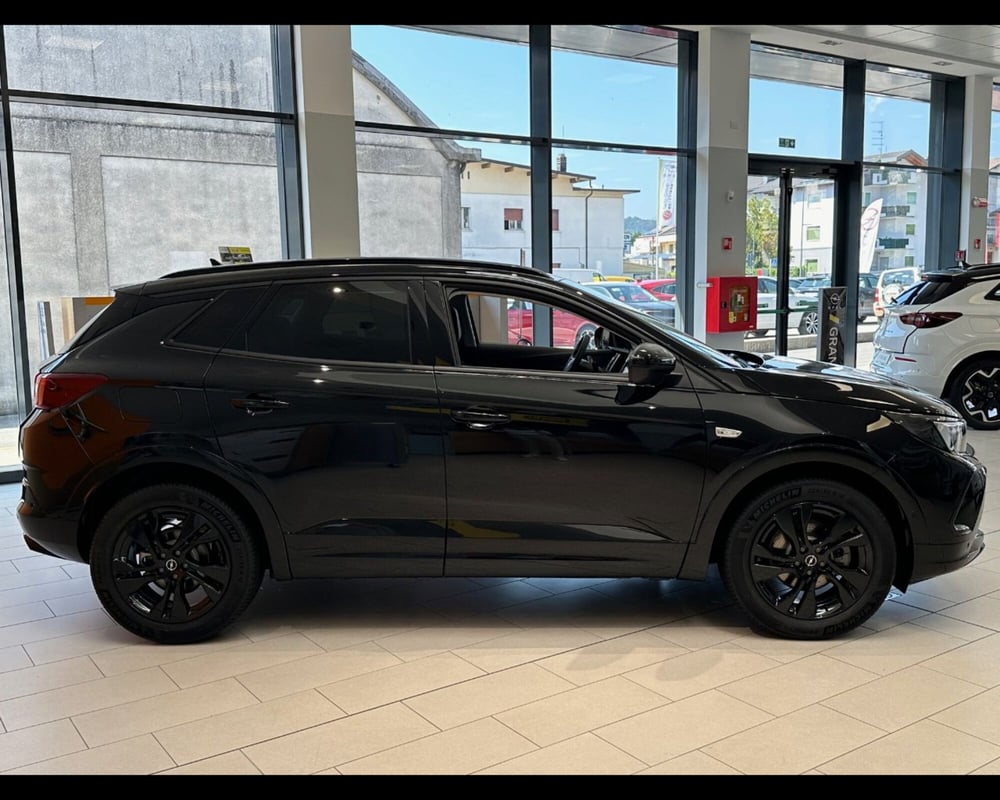 Opel Grandland nuova a Treviso (12)