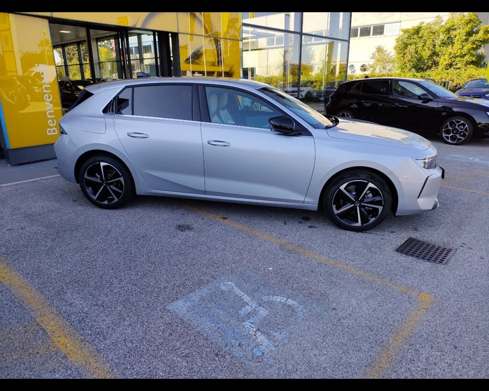Opel Astra nuova a Treviso (10)