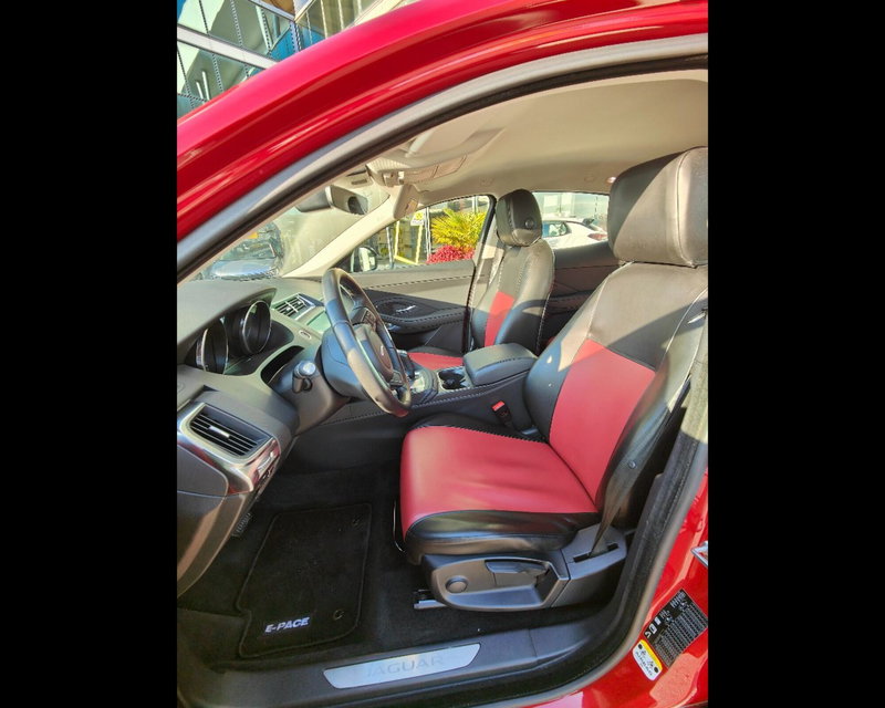 Jaguar E-Pace usata a Treviso (15)