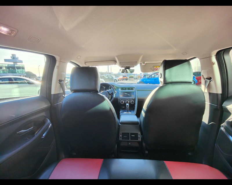 Jaguar E-Pace usata a Treviso (17)