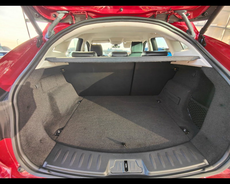 Jaguar E-Pace usata a Treviso (18)