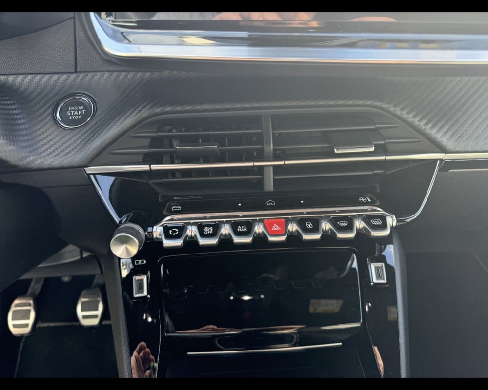 Peugeot 208 usata a Treviso (8)
