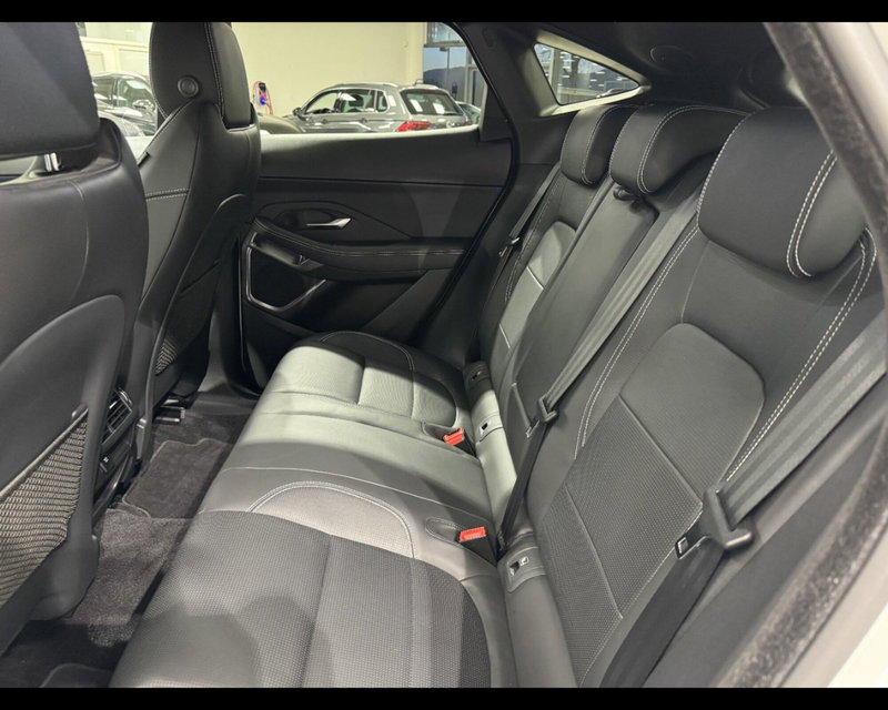 Jaguar E-Pace usata a Treviso (11)